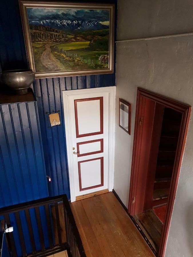 Guesthouse Gamli Baer ฮุซาเฟล ภายนอก รูปภาพ